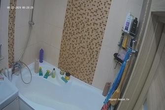 Carolyn give blowjob to guest guy in bathroom 2024-08-22