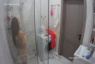 Anna shower, 26 07 2024