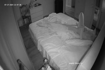 Fennec friend bedroom naked, 27 07 2024