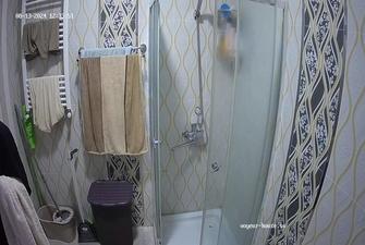 Alleria friend showering, 13 08 2024