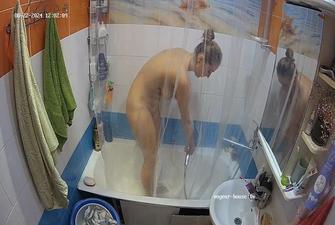 Ubaldo Bo friend showering, 22 08 2024