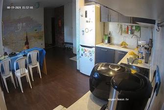 Ledian and Brock naked in kitchen 19-08-2024