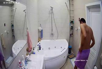 Guest guy shower after massage 20-08-2024