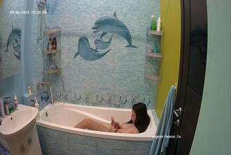 Ledian friend showering, 06 09 2024