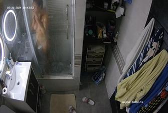Ally shower, 26 07 2024