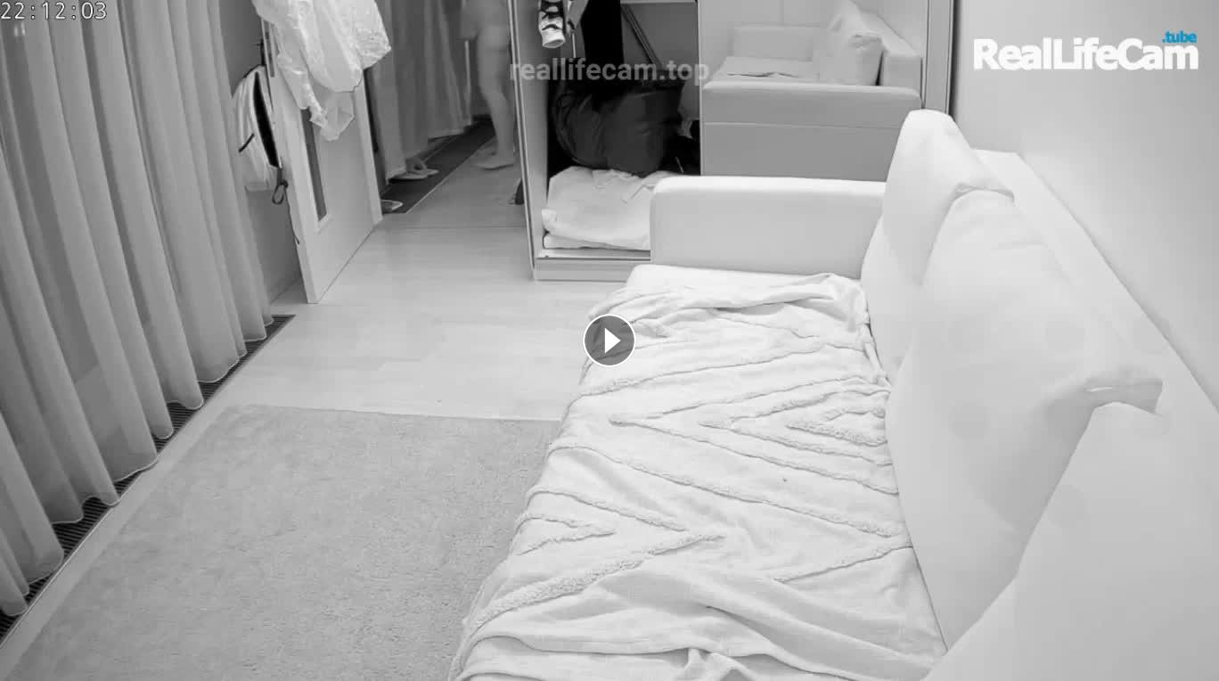 Reallifecam – Leora and Paul have hot blowjobs and Dick Riding Missionary sex and amazing orgasm in the dark 28.08.2024