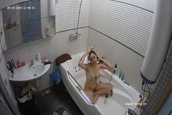 Art friend showering and shave, 15 09 2024