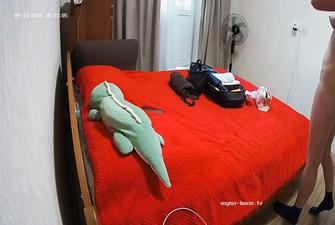 Camille friend bedroom bate watching porn, 13 09 2024