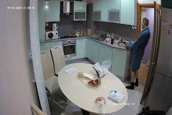 Mira Preparing dinner 2024-09-15