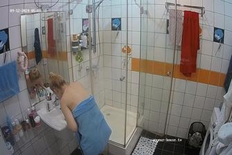Jovanna shower, 12 09 2024