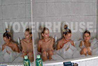 Reallifecam – Octavia Kelly Cecilia Shower Girls Fun, 28 12 2023