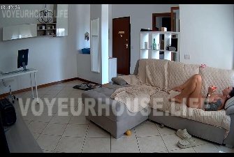 Reallifecam – Val and Jul Pussy Eat On The Couch, 19 08 2023