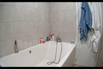 Reallifecam – Savaira take a shower and bate ,21 12 2025